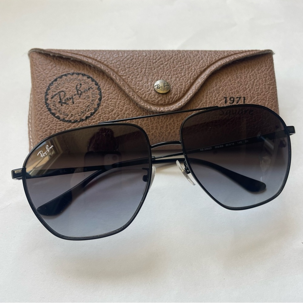 Ray-Ban RB3892D Sunglasses in Black and Grey